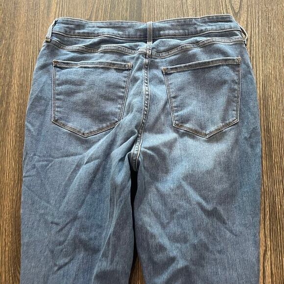 Old Navy Super Skinny Jeans High Rise Whiskering Denim Medium Wash Blue Size 14 - Picture 12 of 12
